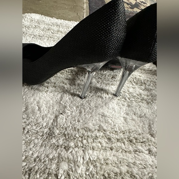 NEW— Isaac Mizrahi black heels Sz 9 - Picture 2 of 5